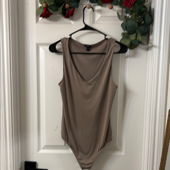 H&M Tops - 🔥H&M Brown Sleeveless Fitted Bodysuit